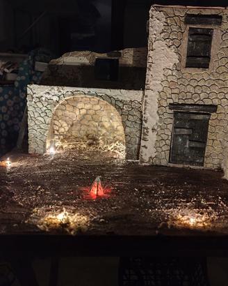 Presepe storico con illuminazione