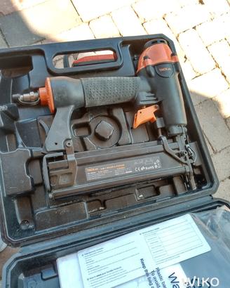 pistola sparachiodi