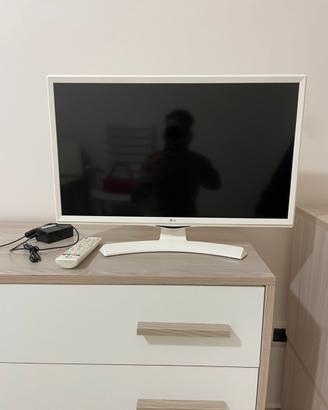 TV Monitor LED “24