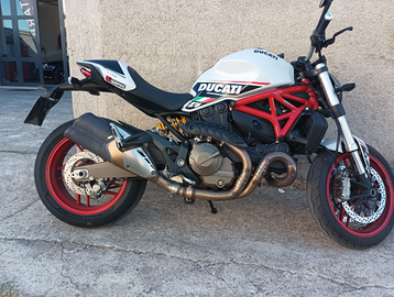 Ducati Monster 821 White