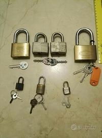 Lotto di 7 lucchetti americani e lucchetti vari.