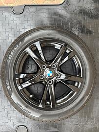 Cerchi in lega originali BMW con gomme invernali