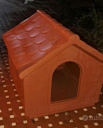 Cuccia esterni per cani taglia grande
