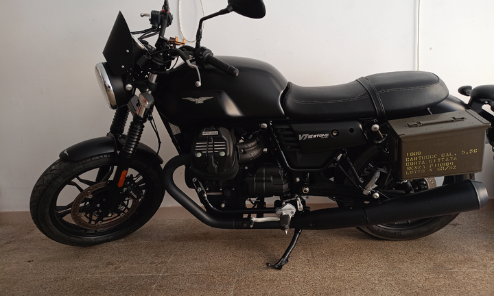 Moto Guzzi V7 III Stone 750 2018