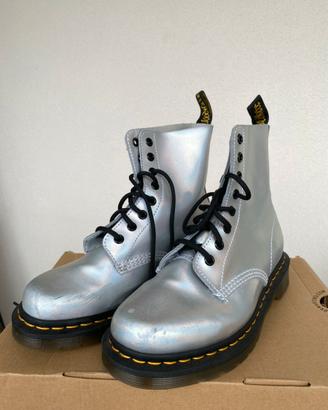 Dr. Martens 8 Eye 1460 Pascal IM Leather