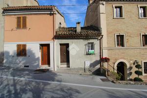 CASA SEMINDIPENDENTE A RECANATI