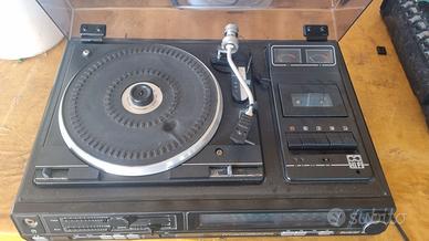 Impianto  giradischi cassette e radio