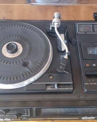 Impianto  giradischi cassette e radio