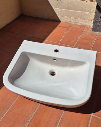 Lavabo in ceramica