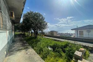 5 LOCALI A FALERNA