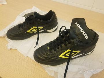 Scarpe da calcetto umbro sale