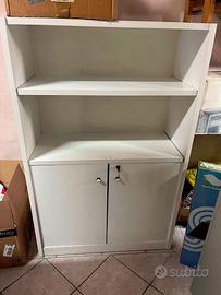 libreria in legno bianco