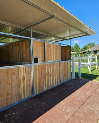 Costruiamo Box per cavalli contattare