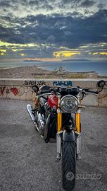 Triumph Thruxton 1200 R