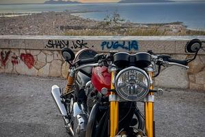 Triumph Thruxton 1200 R