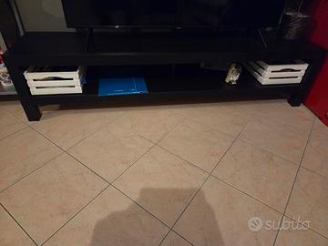 Mobile basso Ikea per TV 