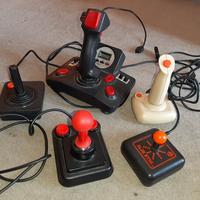 5 joystick originali anni 80  c64 Atari amiga