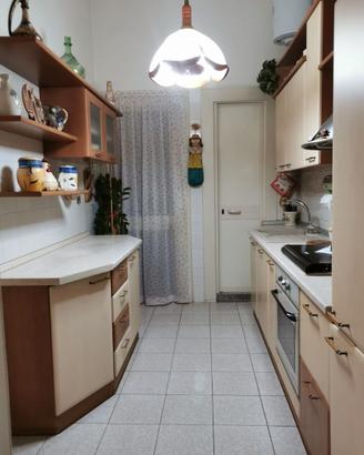 Cucina completa di elettrodomestici