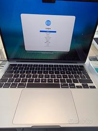 MacBook air 13.6 CPU M2  8gb RAM 512gb ssd