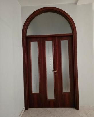 porta in legno effetto noce