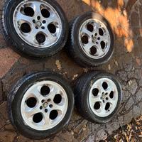 Cerhi originali Alfa Romeo 147 con pneumatici