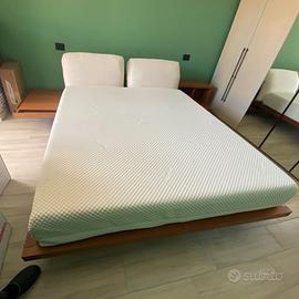 Letto Matrimoniale Design con comodino e libreria