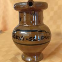 brocca marrone scuro bevi se puoi