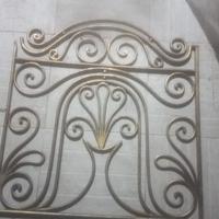 Grata artistica  ferro pieno ottonata 90x90
