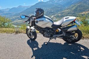 Ducati Monster 696+ - 2010