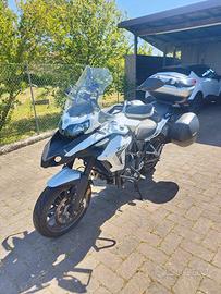 Moto Benelli trk 502