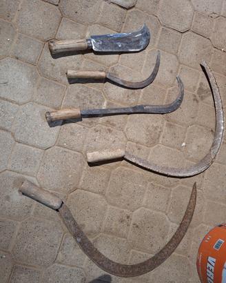 Antiche falci a mano