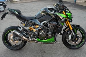 Kawasaki Z900 SE 2023, super accessoriata
