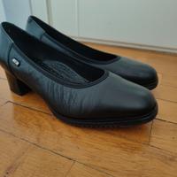 décolleté basse da lavoro.