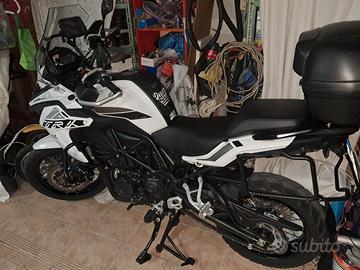 Benelli TRK 502 - 2021 scamb.con T MAX(696 ducati)