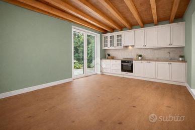 VILLA A SCHIERA A BOSCO CHIESANUOVA