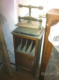 Torchio pressa antica per stampare