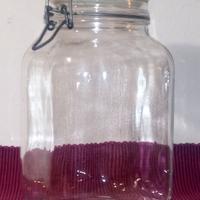 Vaso di vetro con coperchio ermetico