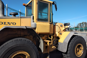 Pala gommata volvo 120e del 2006