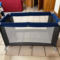 lettino da campeggio e materasso