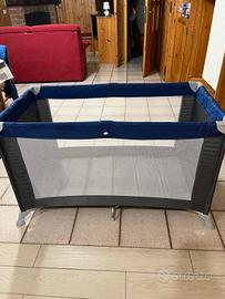 lettino da campeggio e materasso