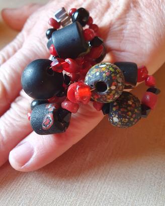 Anello con murrine nere e rosse veneziane