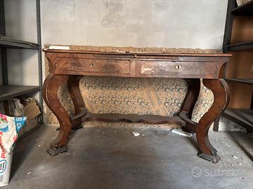 Tavolo in legno antico