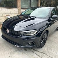 FIAT Tipo 1.6 Mjt S&S Black Edition