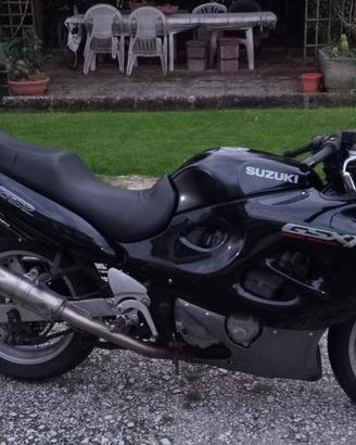Suzuki GSX 750 F