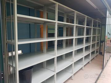 SCAFFALI IN METALLO ZINCATO