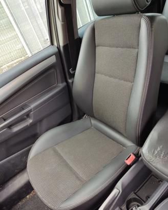 Sedile anteriore dx OPEL ZAFIRA del 2007