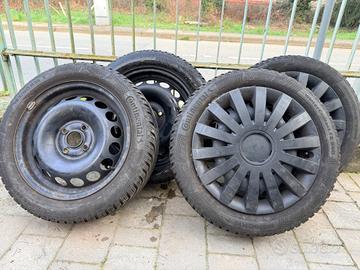 Cerchi e gomme Toyota Aygo 15”