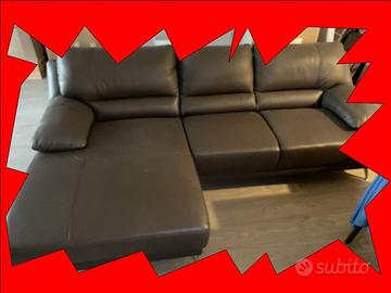 Divano similpelle a 3 posti con chaise-longue