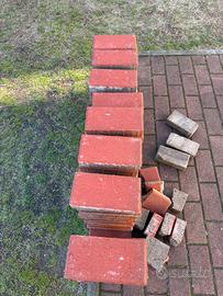 Mattoncini (masselli autobloccanti rosso tennis)