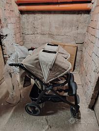 Passeggino gemellare 